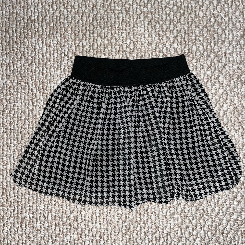 Forever 21 Black and White Houndstooth Mini Skirt